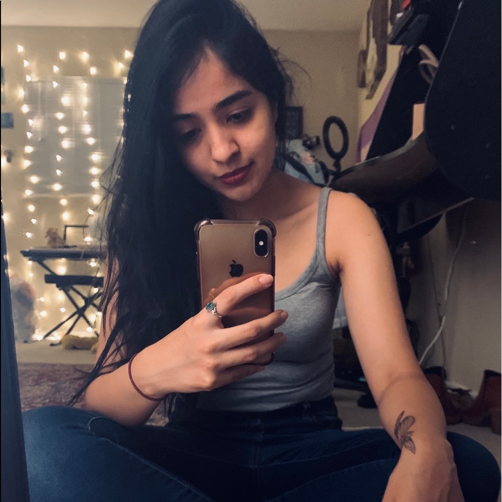 Meet your Posher, Alejandra